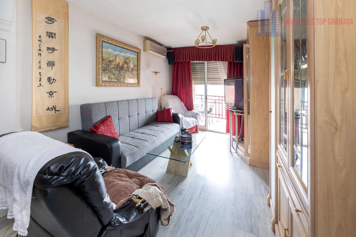 For sale of flat in Granada