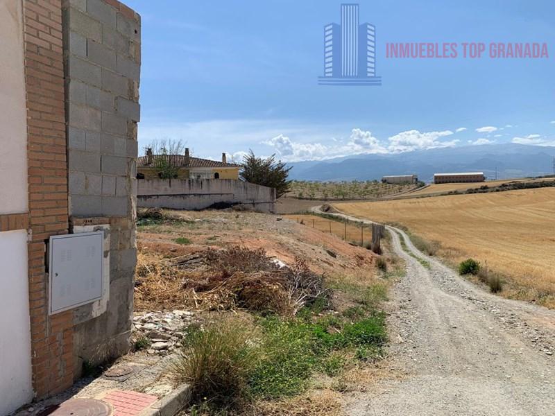 For sale of land in Híjar