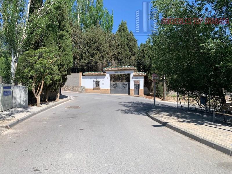 For sale of land in Híjar