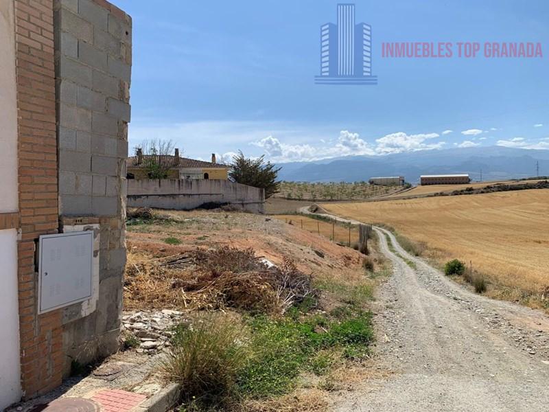 For sale of land in Híjar
