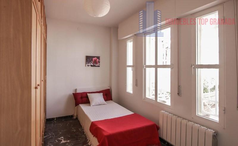 For sale of house in La Zubia