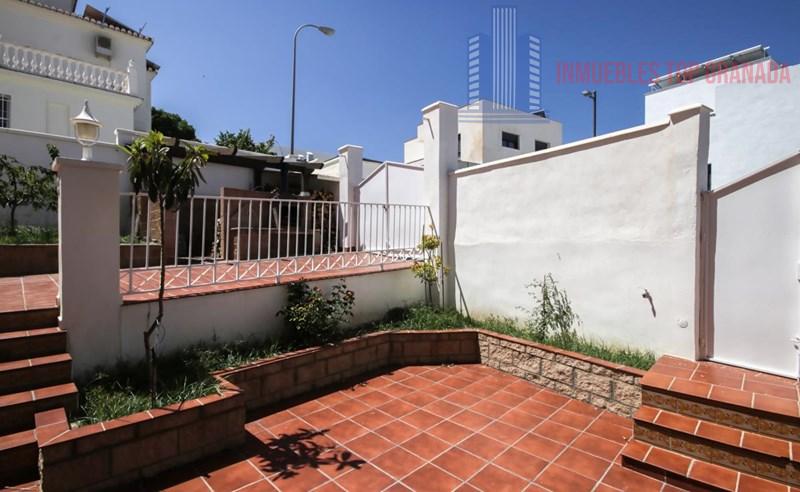 For sale of house in La Zubia