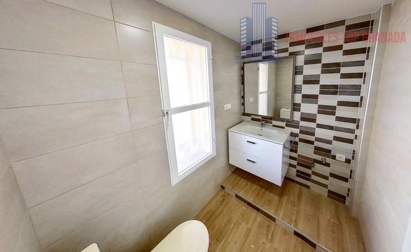 For sale of house in La Zubia
