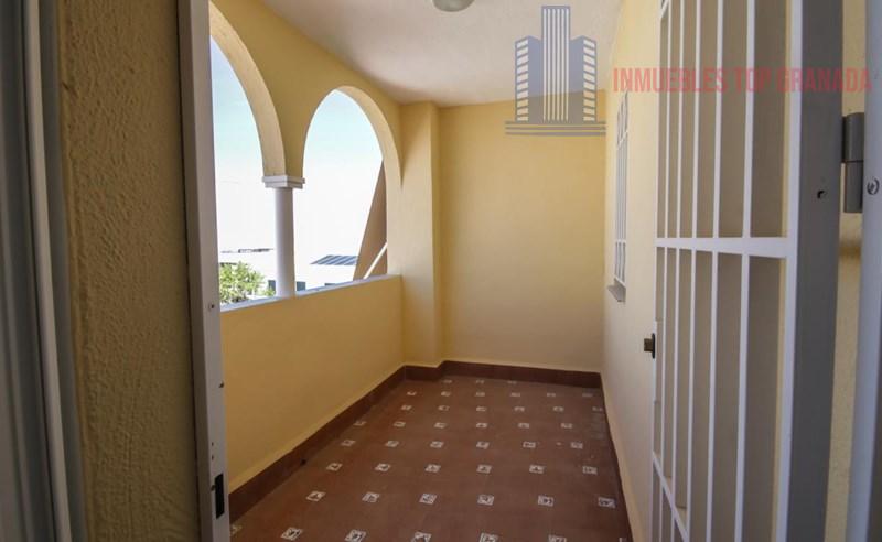 For sale of house in La Zubia