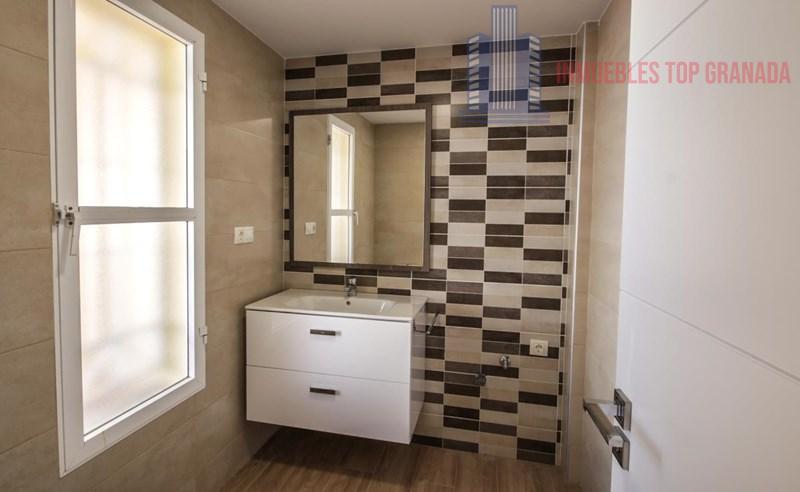 For sale of house in La Zubia