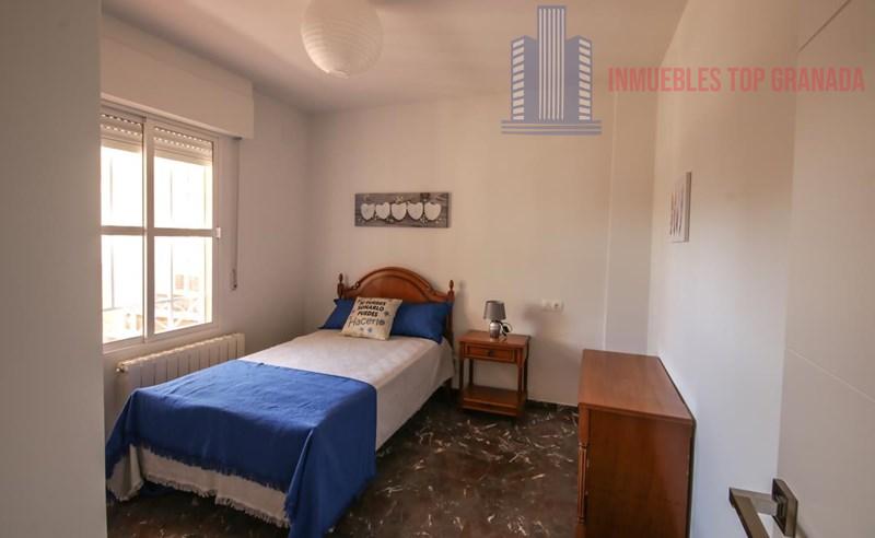 For sale of house in La Zubia