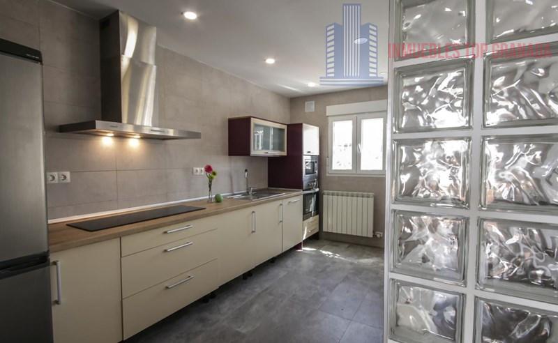 For sale of house in La Zubia