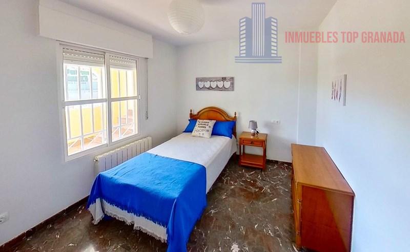 For sale of house in La Zubia