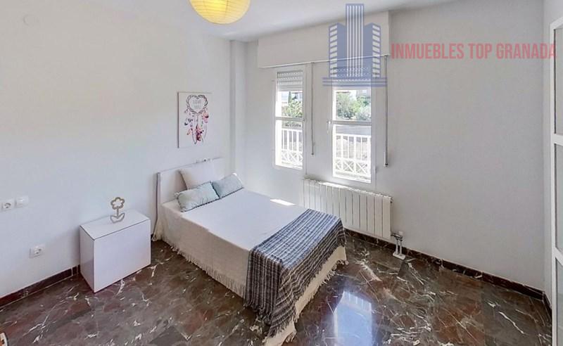 For sale of house in La Zubia