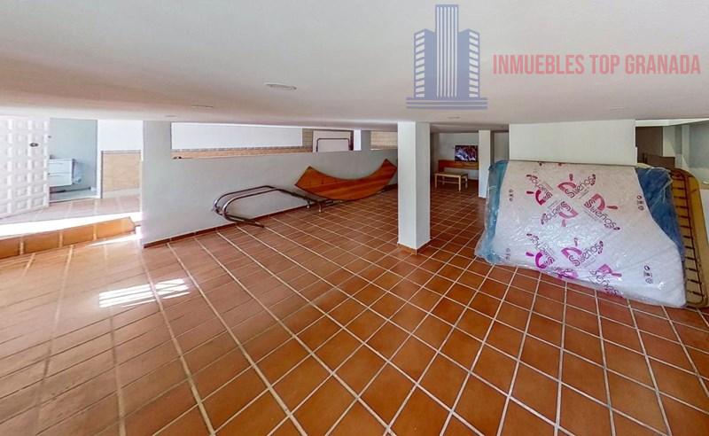 For sale of house in La Zubia