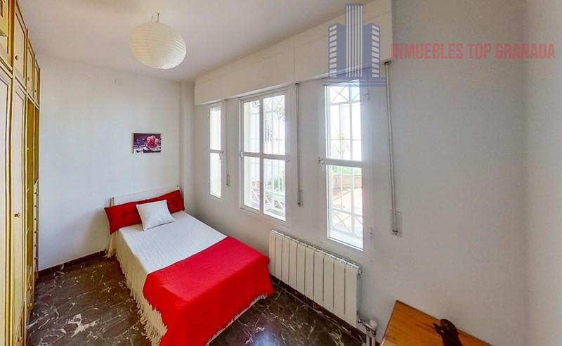 For sale of house in La Zubia