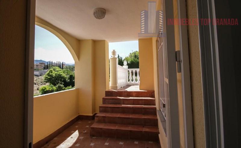 For sale of house in La Zubia