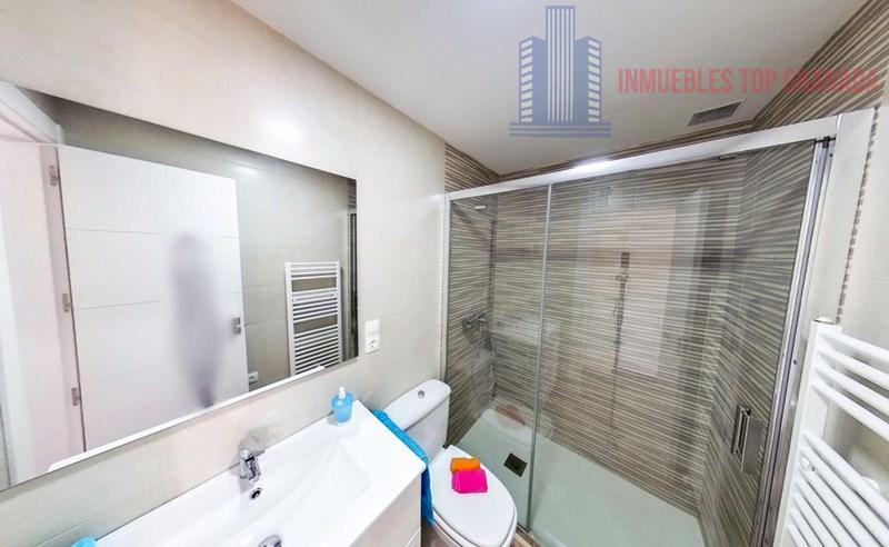 For sale of house in La Zubia
