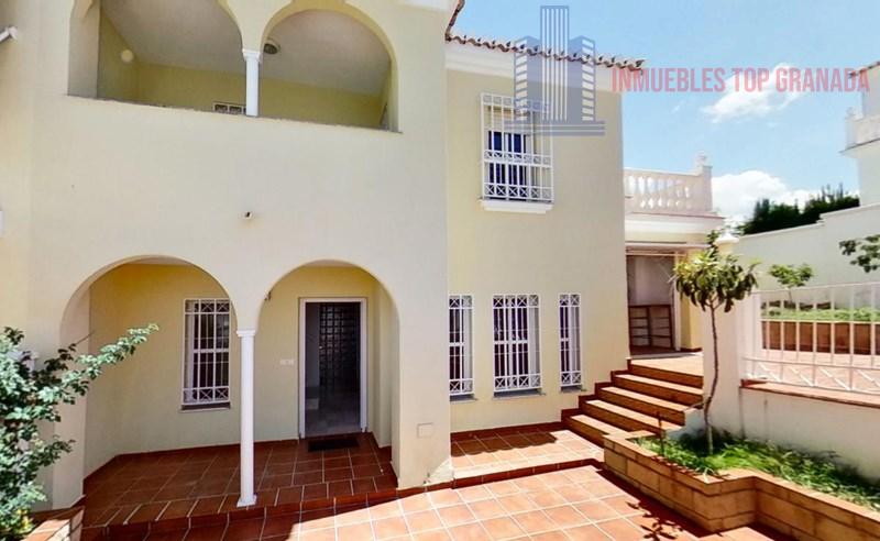 For sale of house in La Zubia