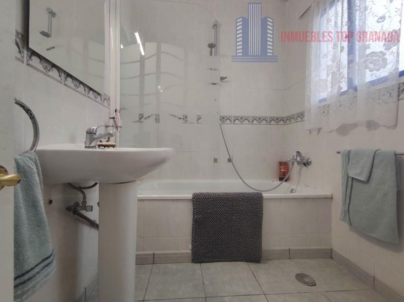 For sale of house in Moraleda de Zafayona