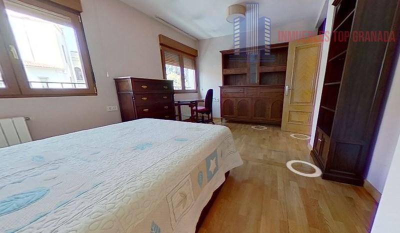 For sale of flat in Granada