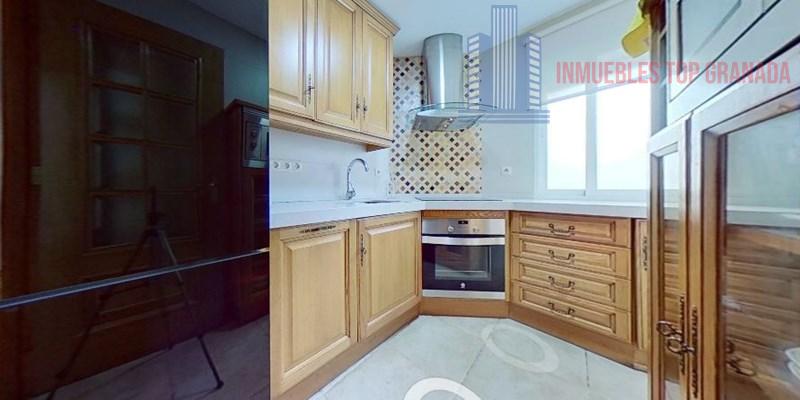 For sale of flat in Granada