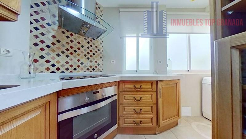 For sale of flat in Granada