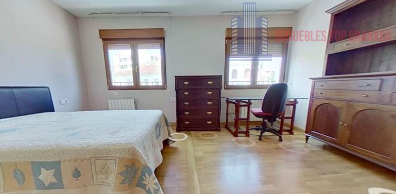 For sale of flat in Granada