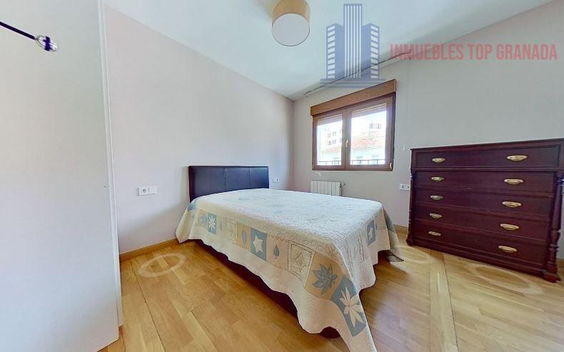For sale of flat in Granada