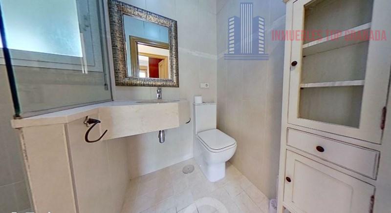 For sale of flat in Granada