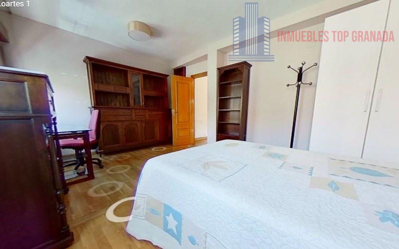 For sale of flat in Granada