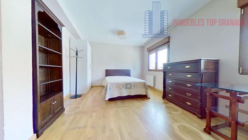 For sale of flat in Granada