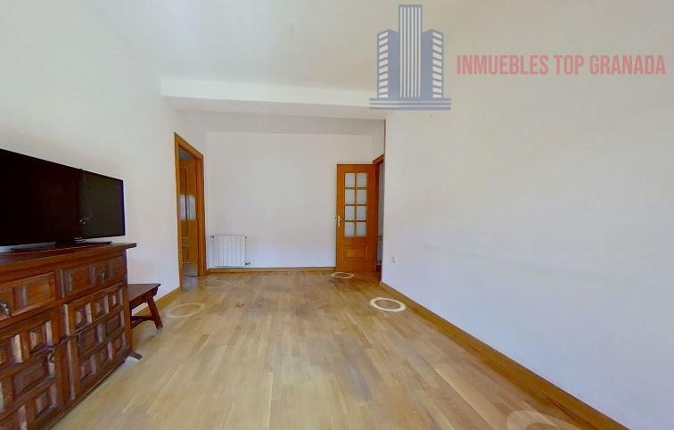 For sale of flat in Granada