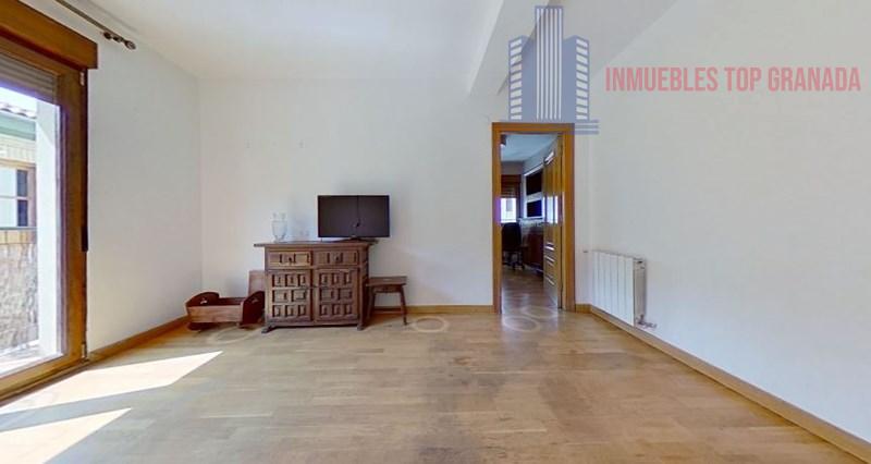 For sale of flat in Granada