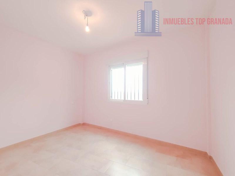 For sale of flat in Moraleda de Zafayona