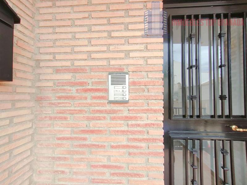 For sale of flat in Moraleda de Zafayona