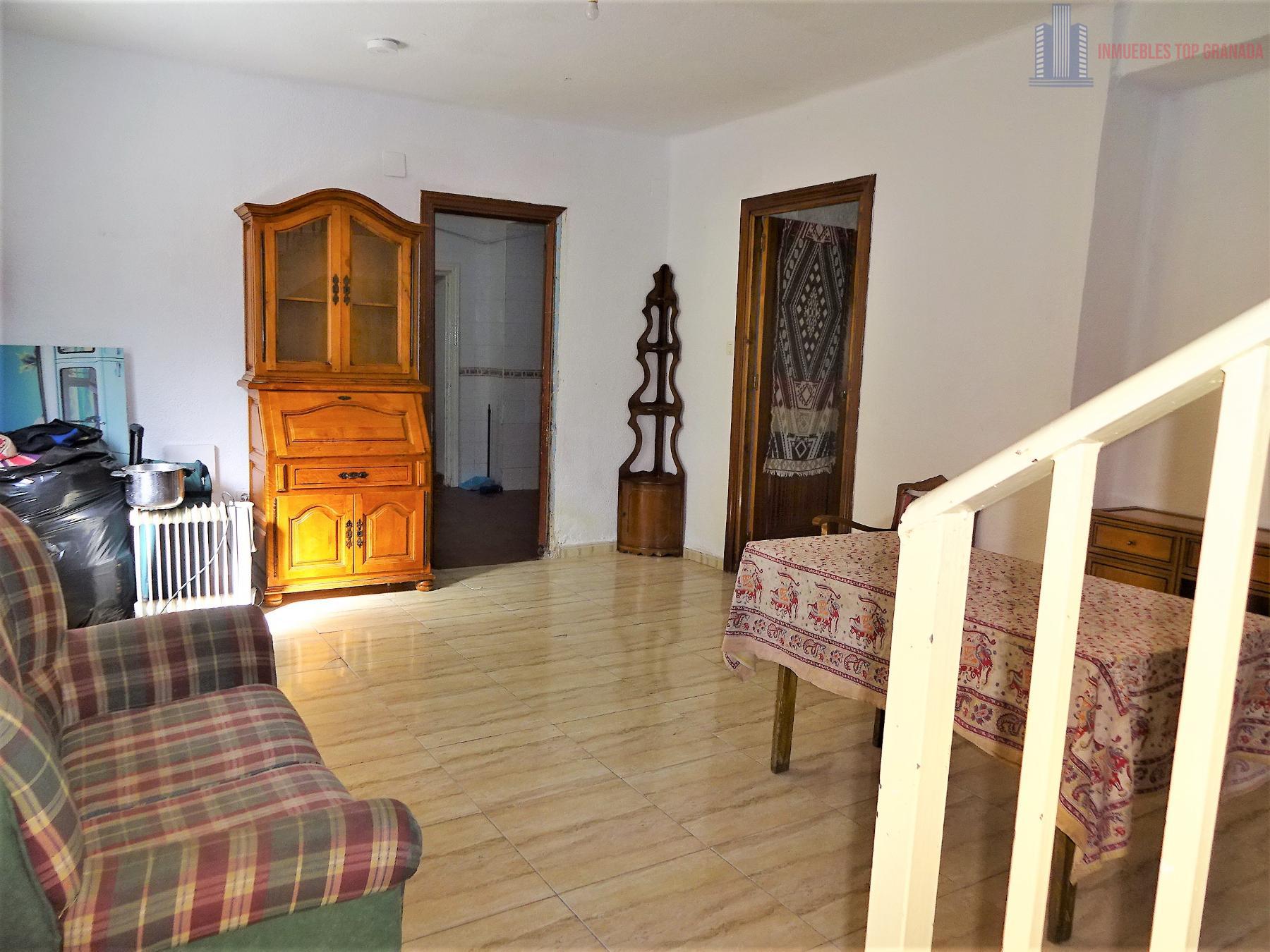 For sale of house in Granada