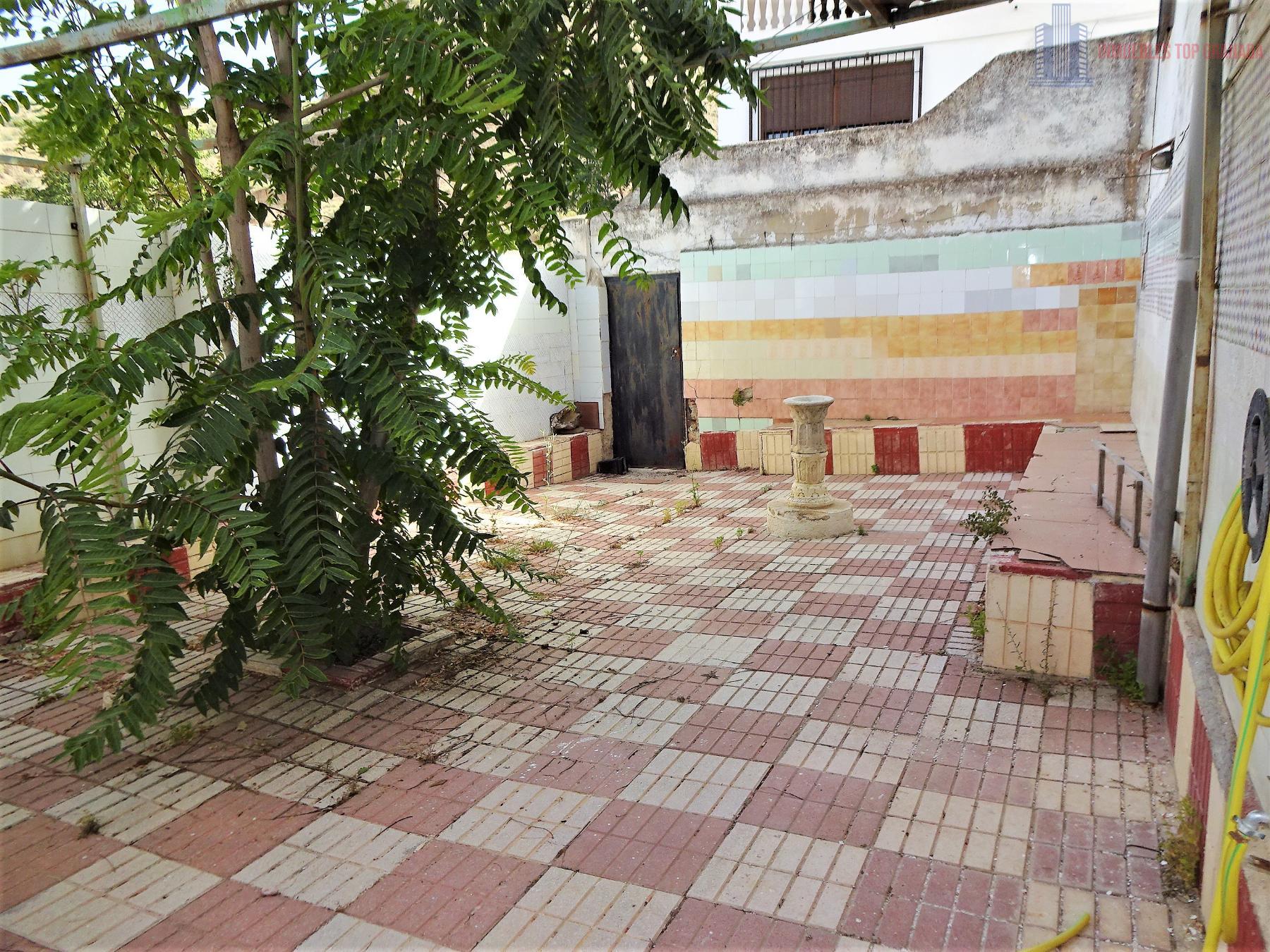 For sale of house in Granada