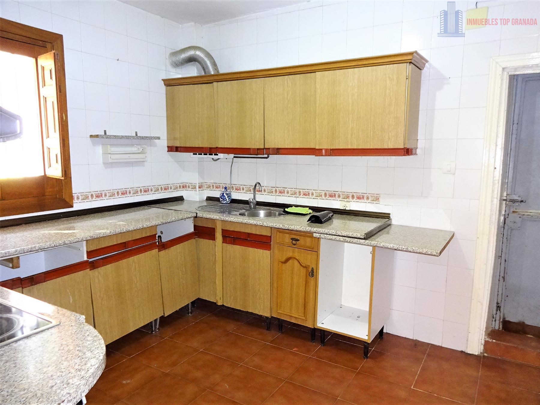 For sale of house in Granada
