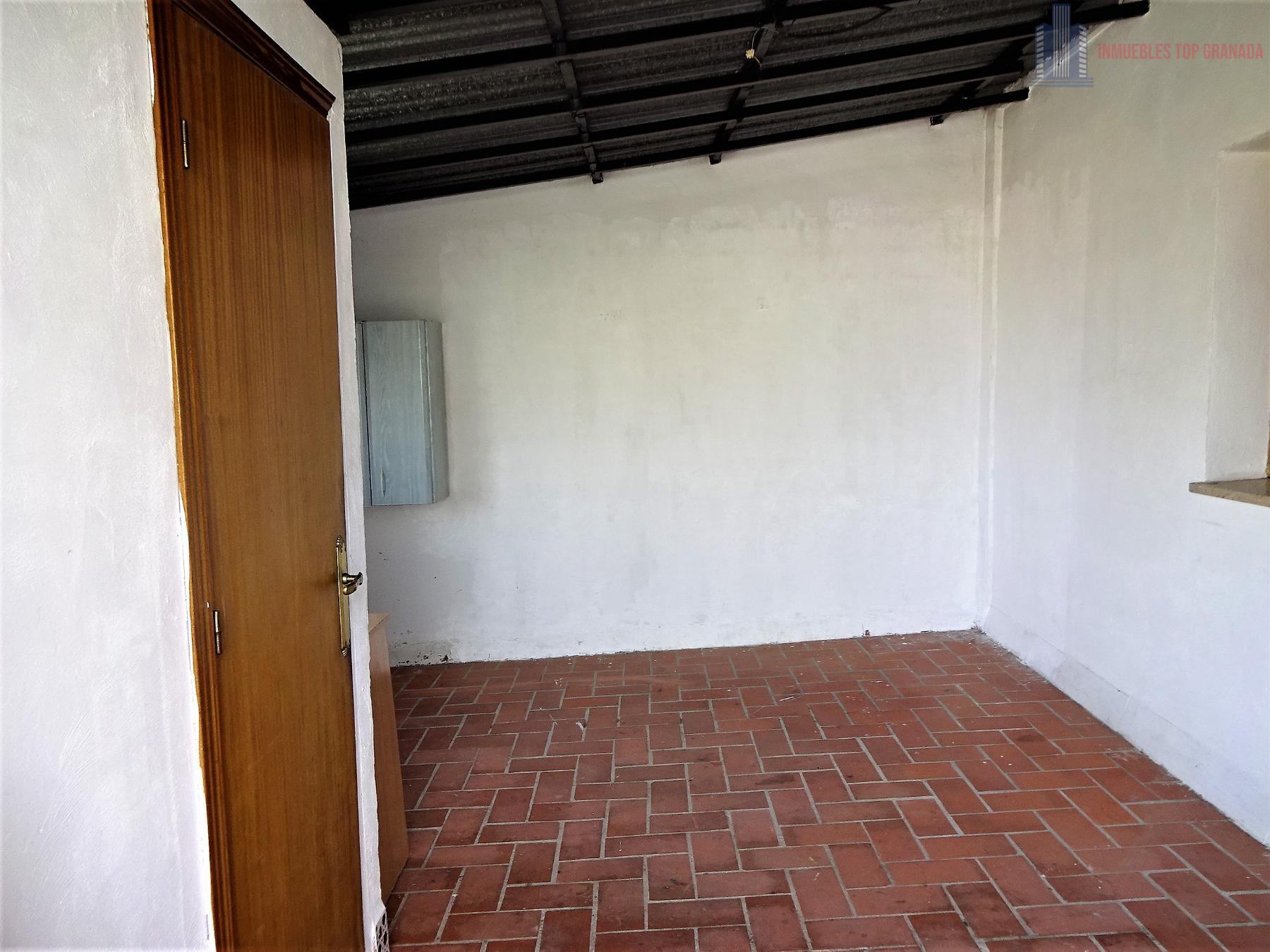 For sale of house in Granada
