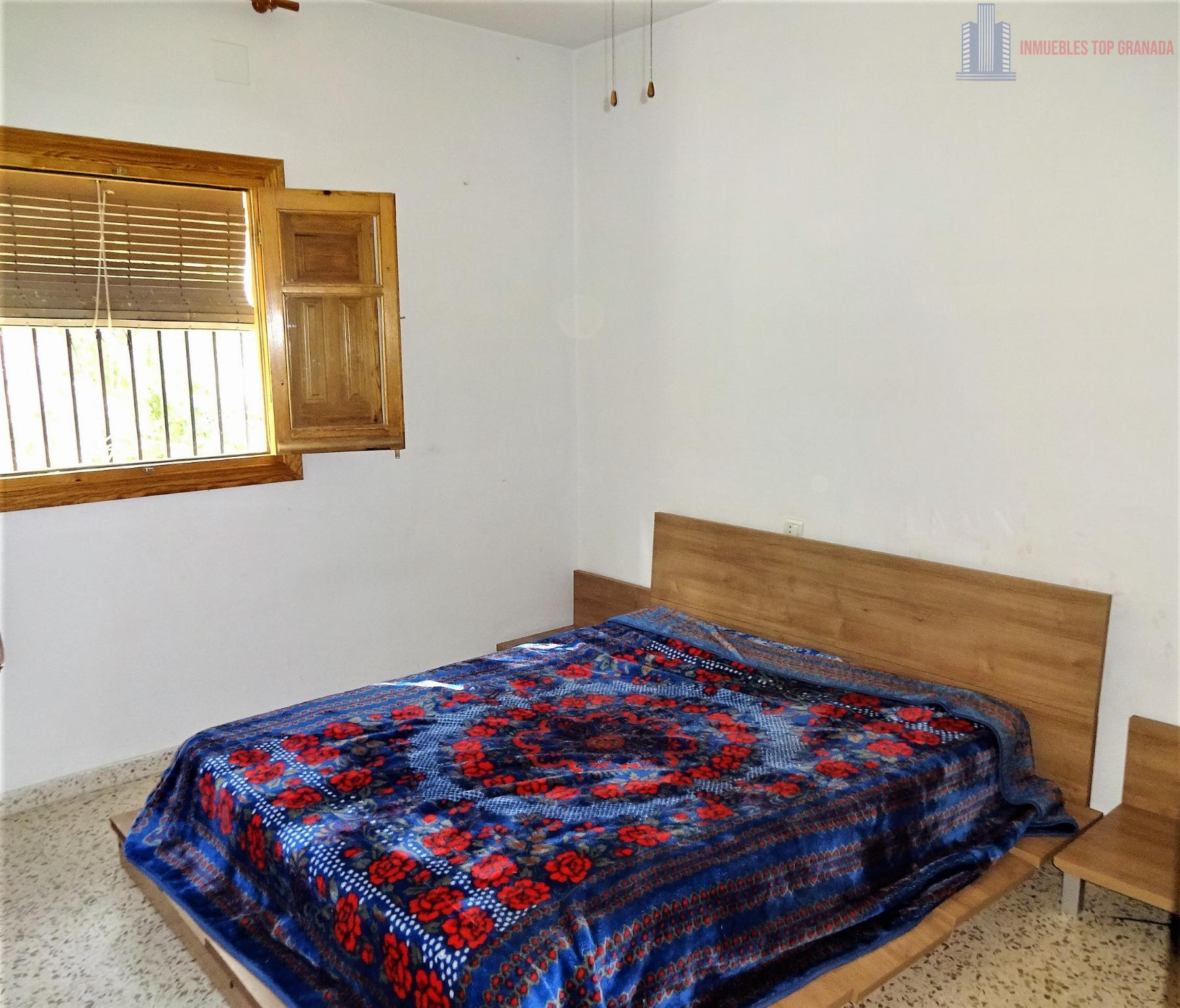 For sale of house in Granada