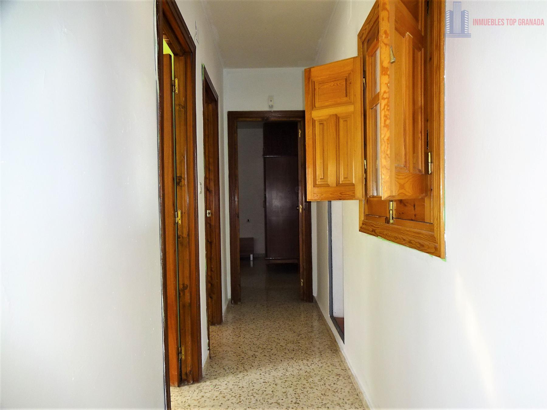 For sale of house in Granada