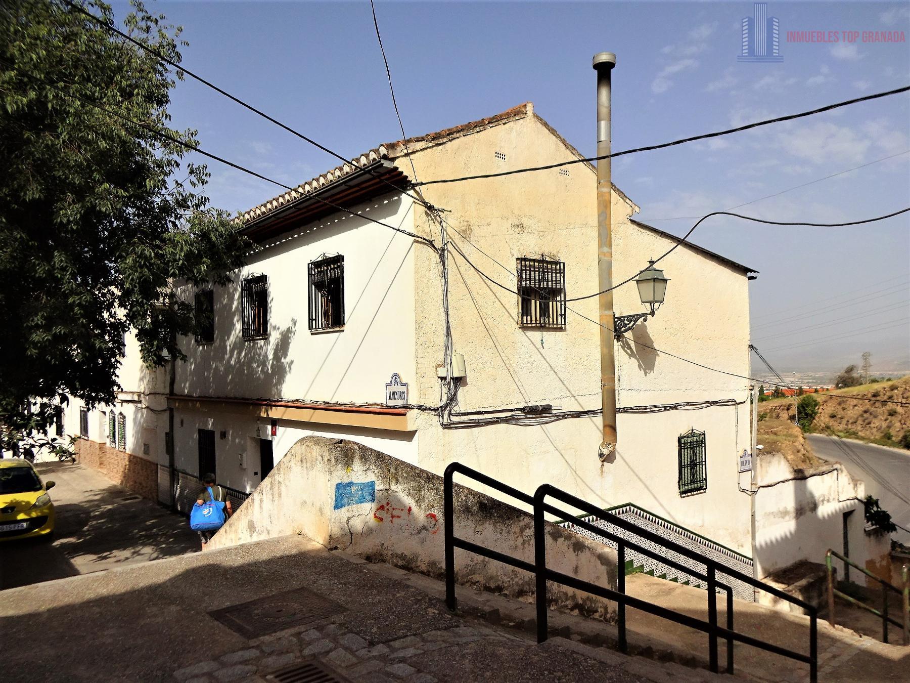 For sale of house in Granada