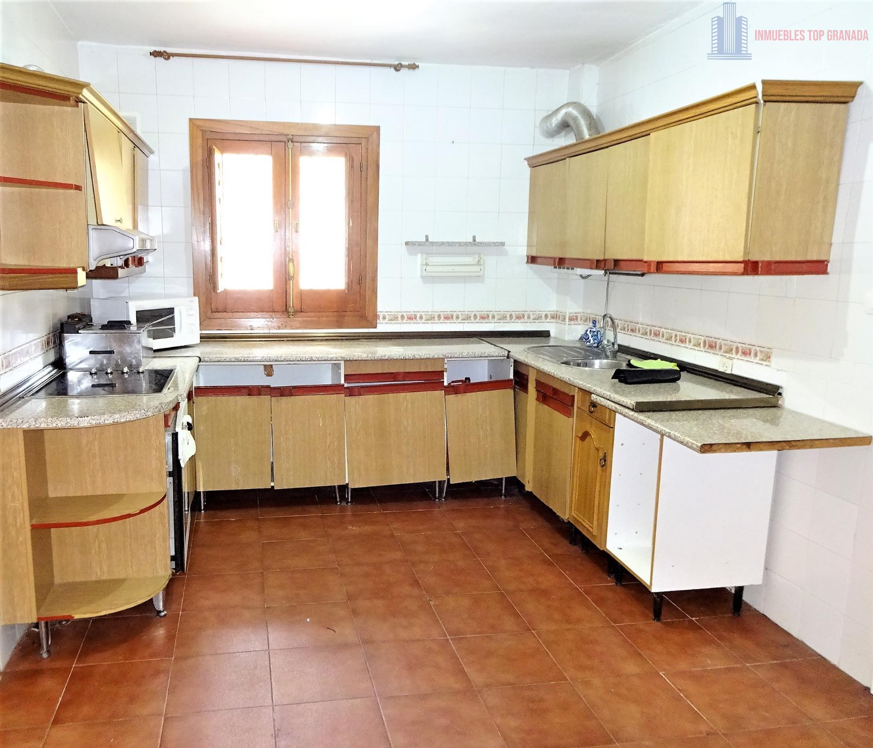 For sale of house in Granada