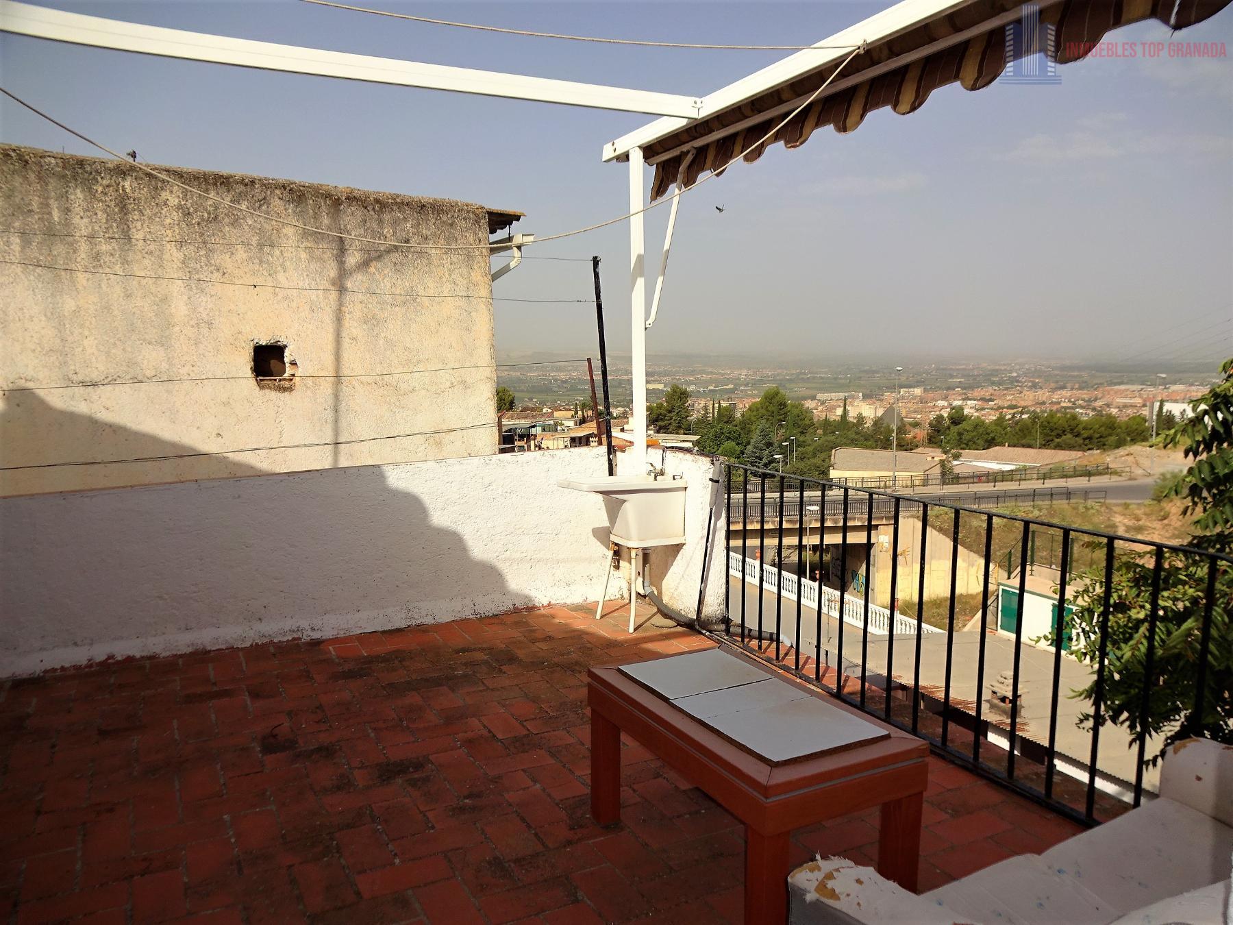 For sale of house in Granada