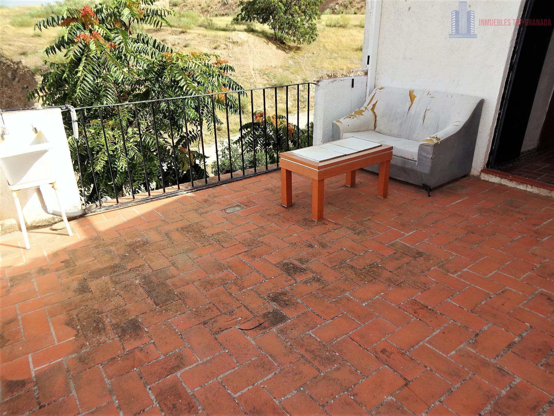 For sale of house in Granada