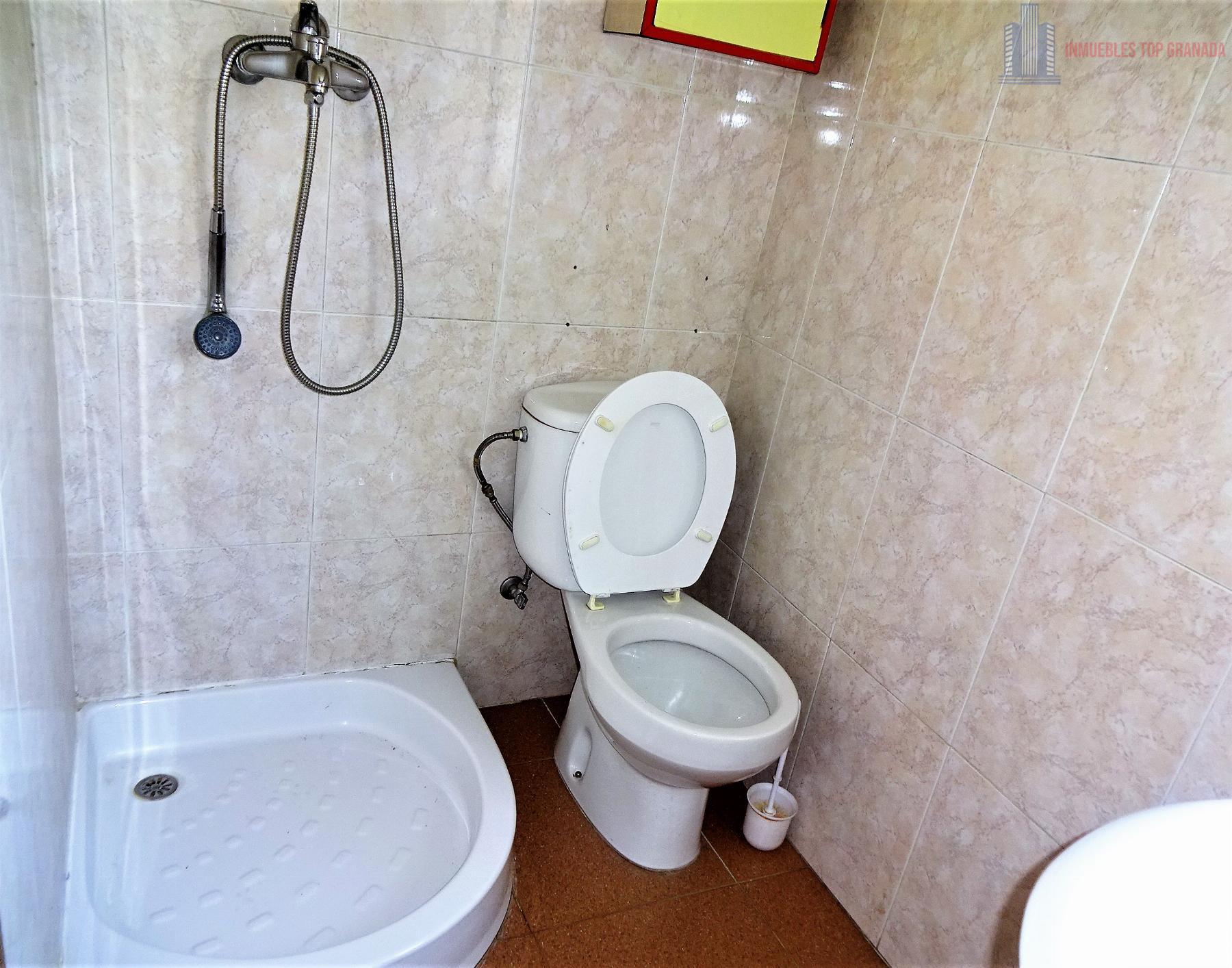 For sale of house in Granada