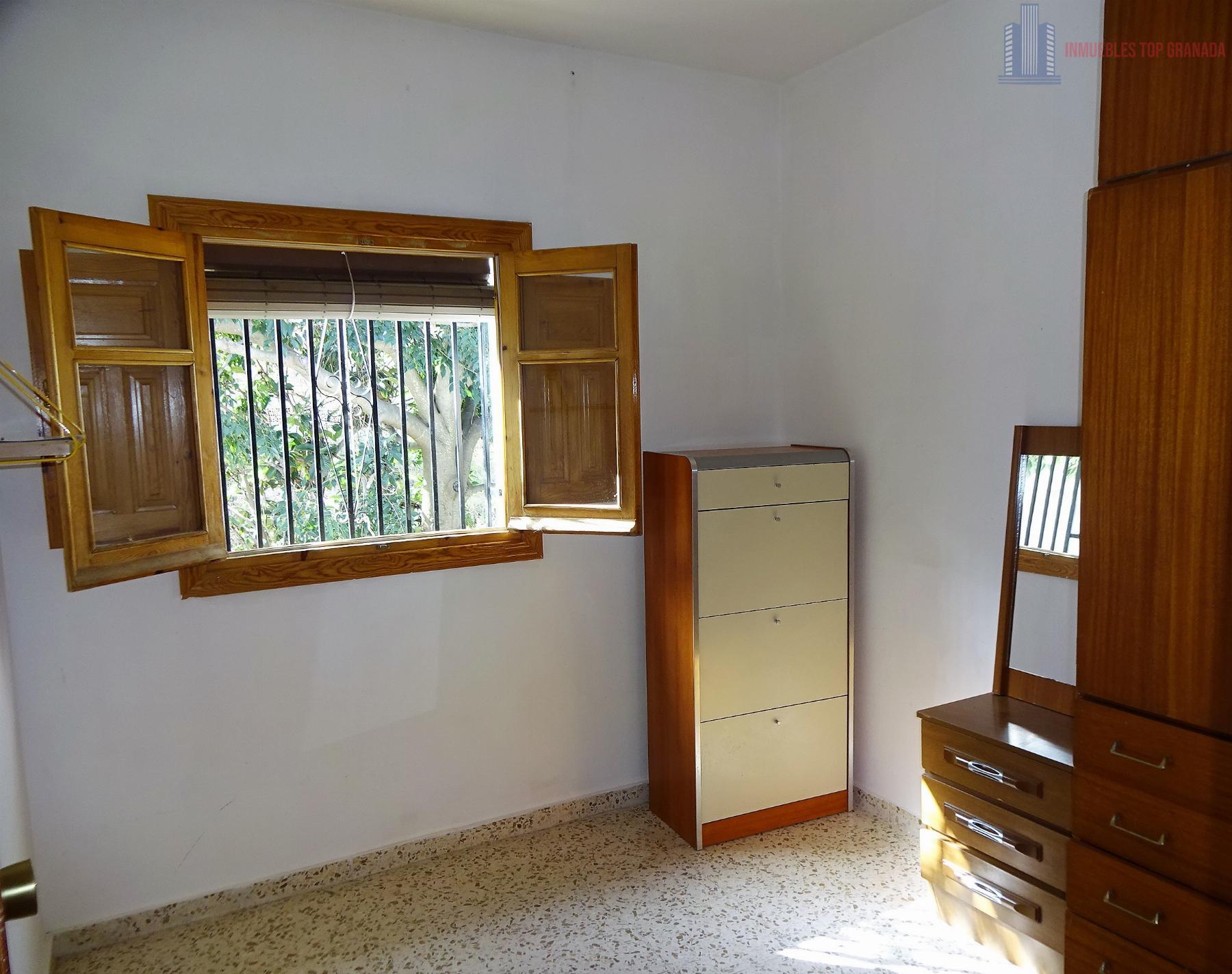 For sale of house in Granada