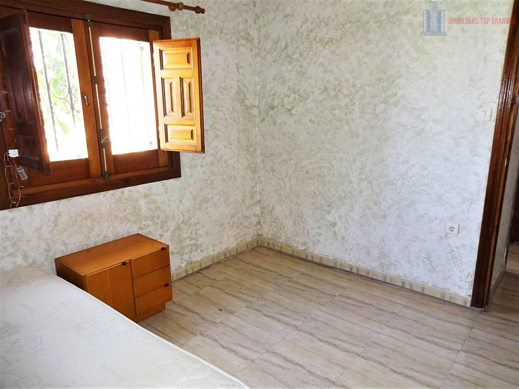 For sale of house in Granada