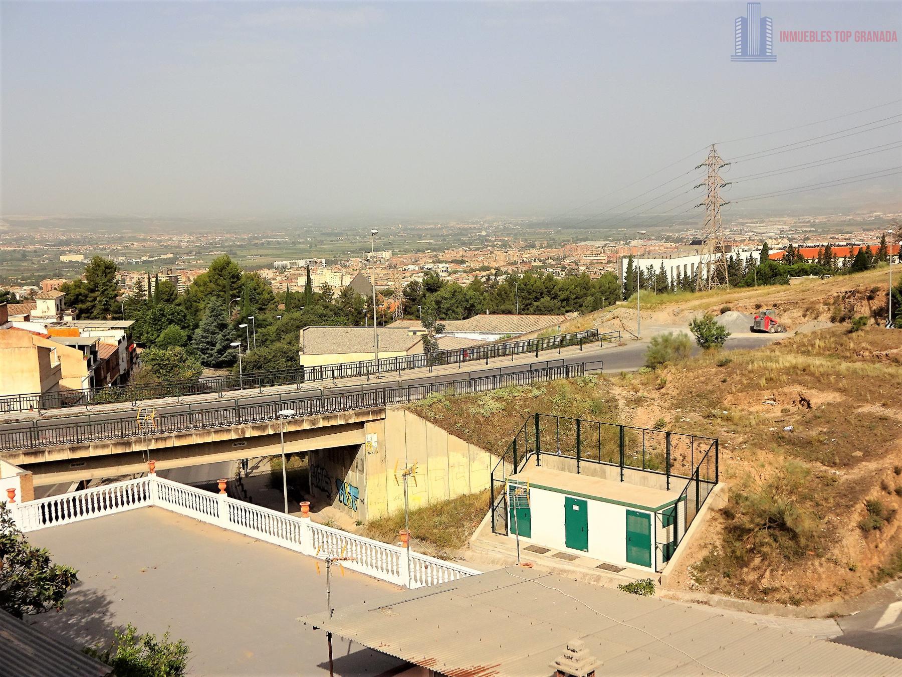 For sale of house in Granada