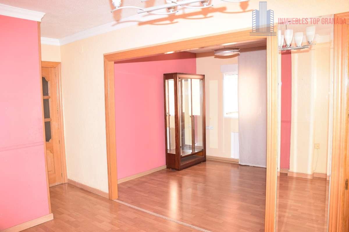 For sale of flat in Granada
