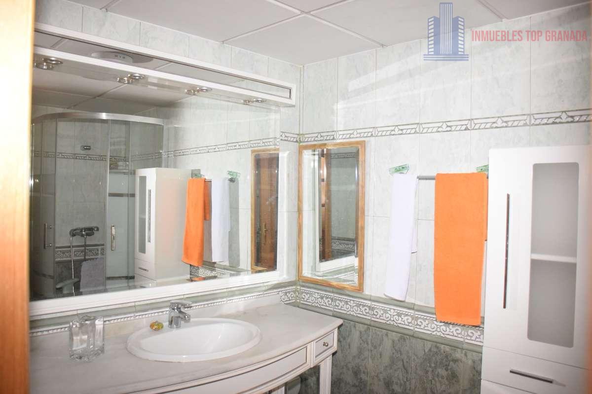 For sale of flat in Granada