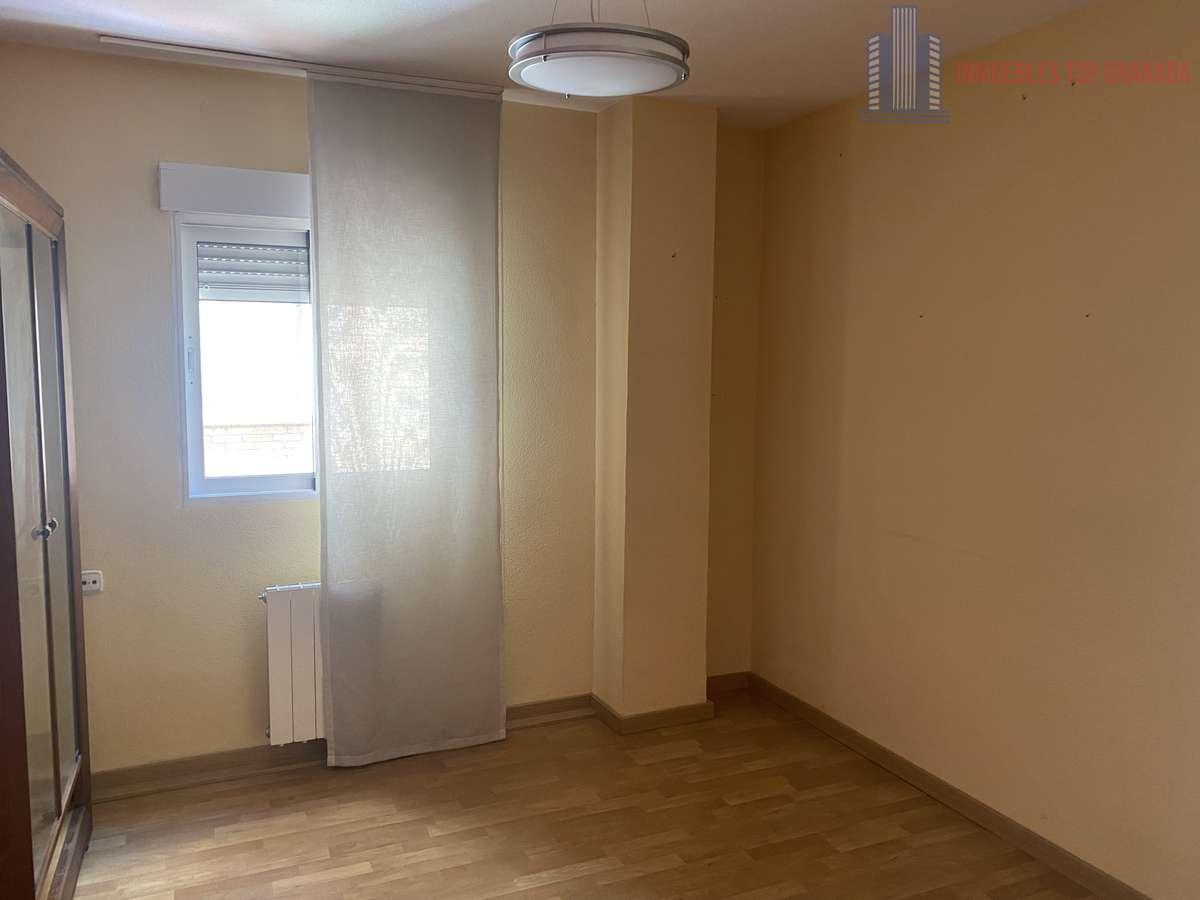 For sale of flat in Granada