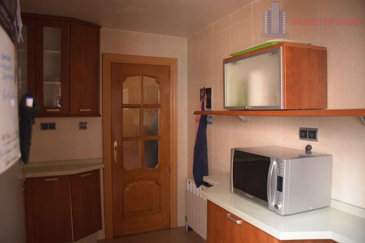 For sale of flat in Granada