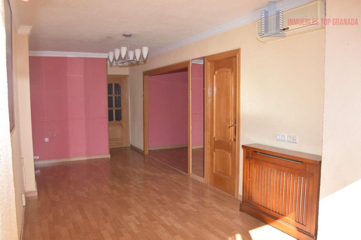 For sale of flat in Granada